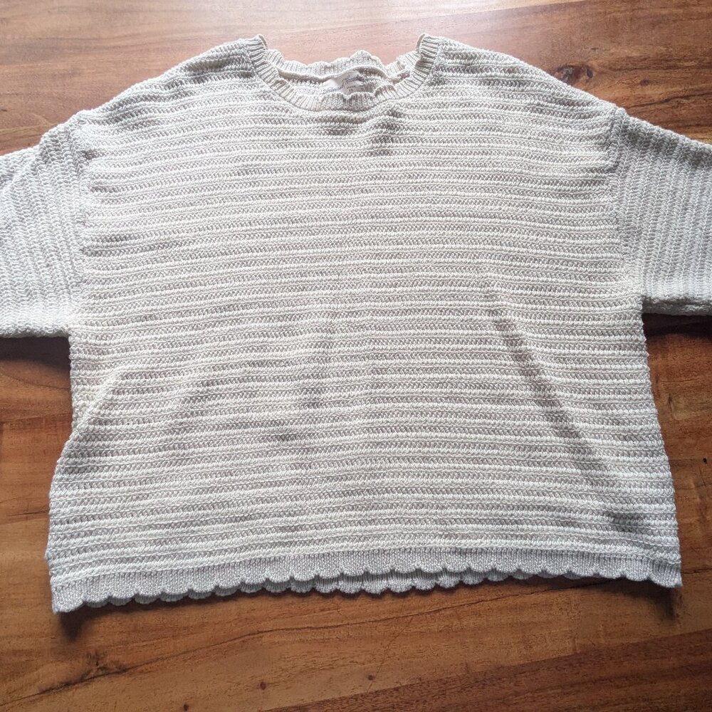 Cream Scalloped Hem Short Sleeve Sweater - Size Large